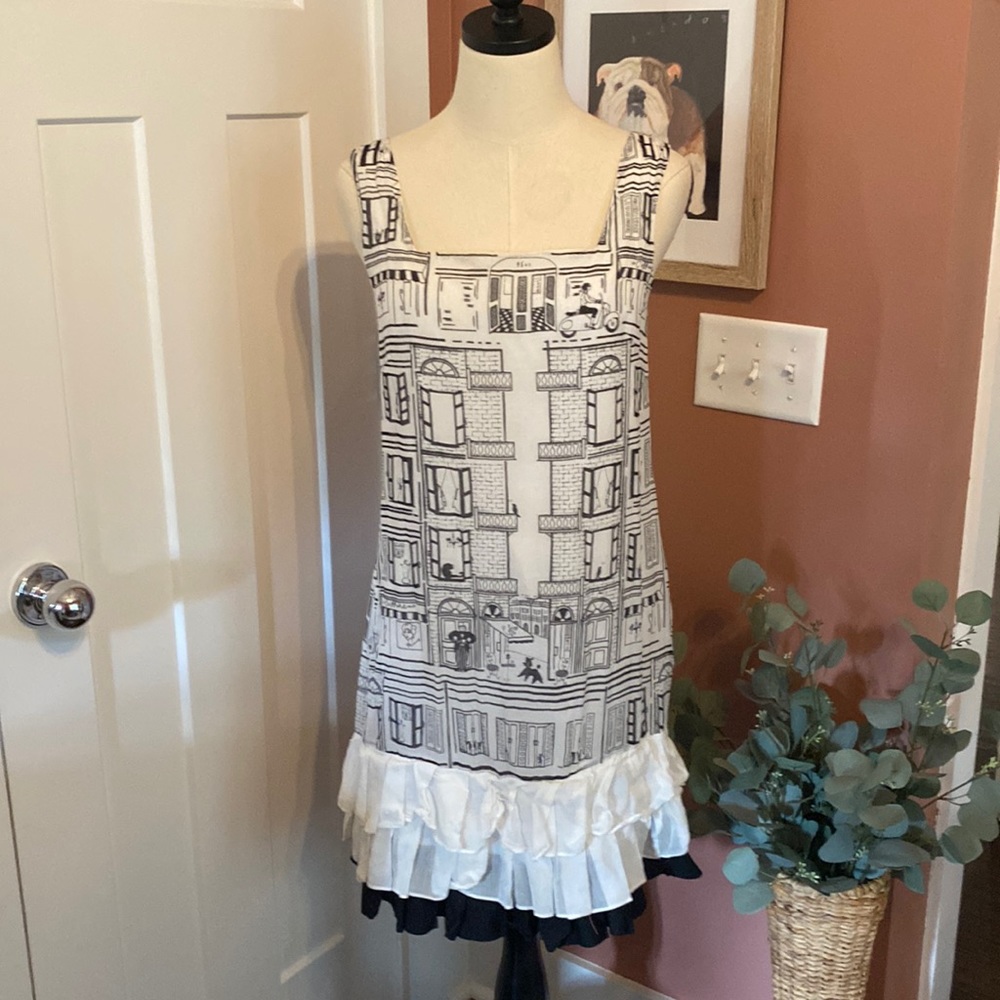 Bow & Arrow Cityscape pattern black & white shift M tiered ruffled hem dress